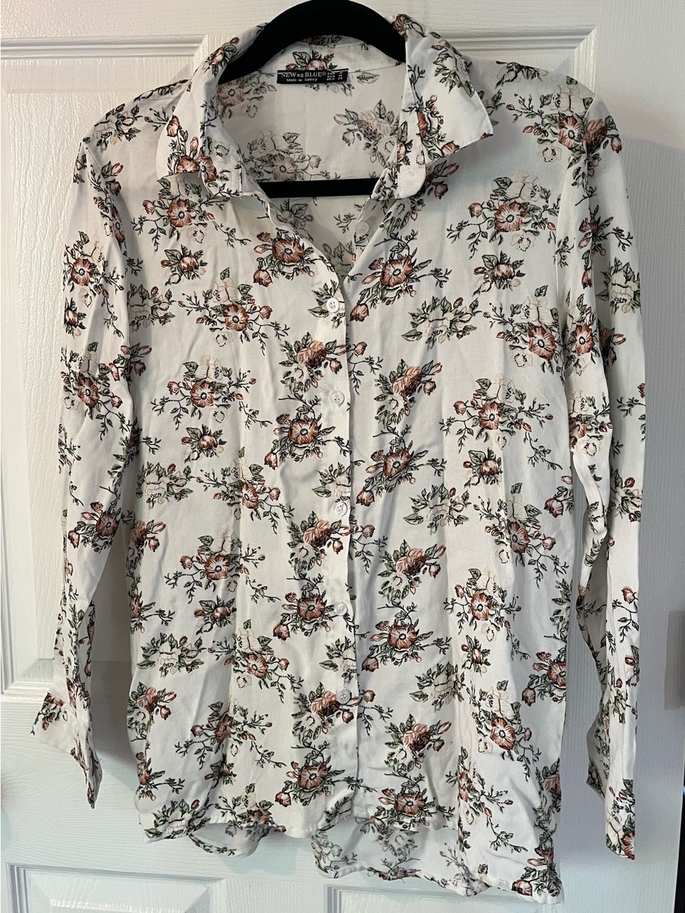 NEW N.B. BLUE Floral Button Down Blouse Made in Turkey Size M